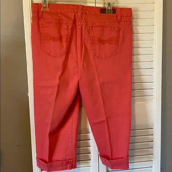 Coral Capris - Picture 2 of 5
